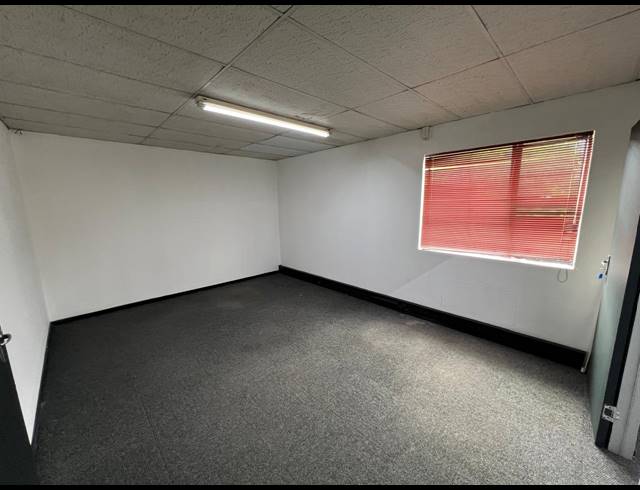 620M² WAREHOUSE TO LET IN LASER PARK